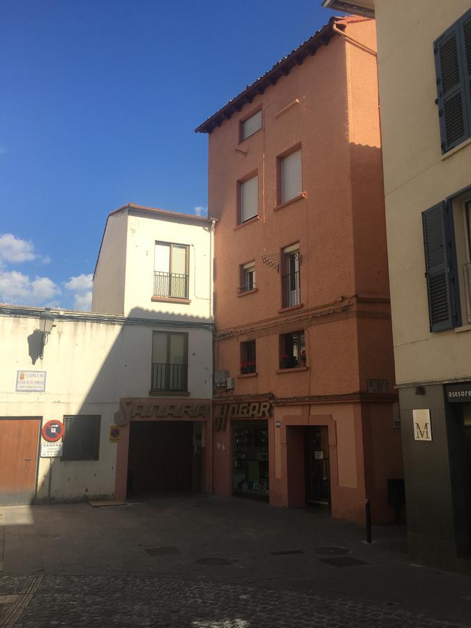 Apartamentos Turisticos Sol Y Nieve Jaca Exterior photo